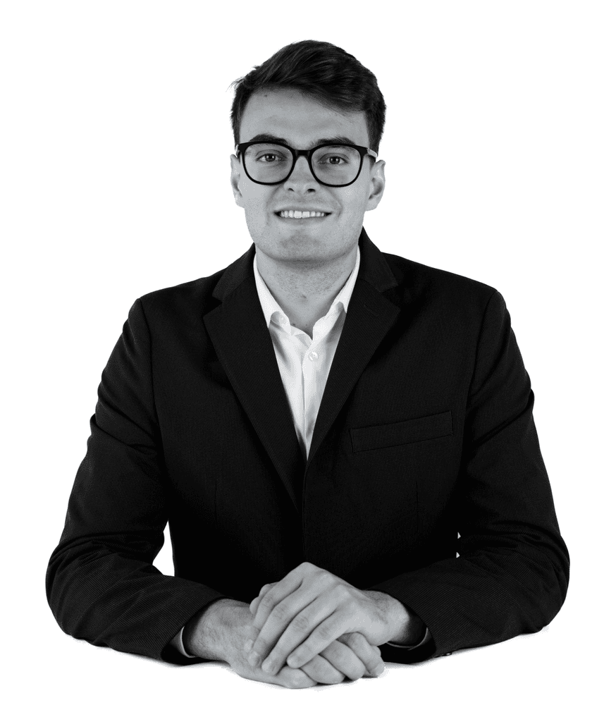 Professionelles Portrait eines männlichen Beraters bei ON Management – Unternehmensberatung on-mc.com